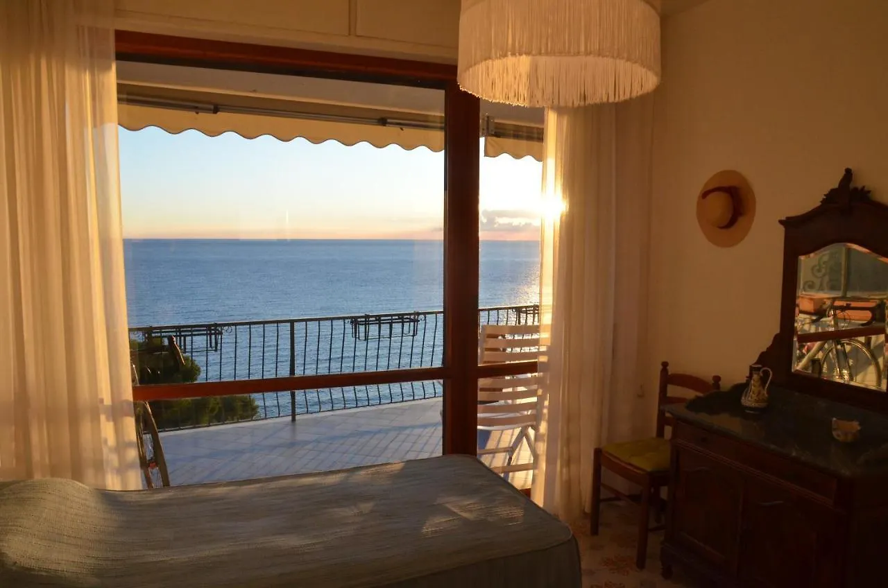 Rocce Di Capo Mimosa - Cervo Apartment 0*,  Italy