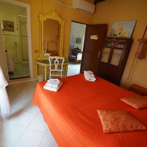 Nel Borgo Medievale Di - Lenottimediterranee Affittacamere